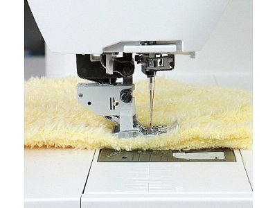 Šicí stroj JANOME SKYLINE S6 AE velikosti XL