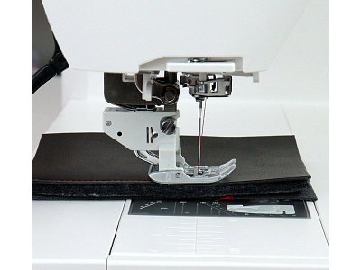 Šicí stroj JANOME SKYLINE S6 AE velikosti XL