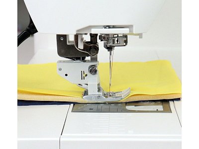 Šicí stroj JANOME SKYLINE S6 AE velikosti XL