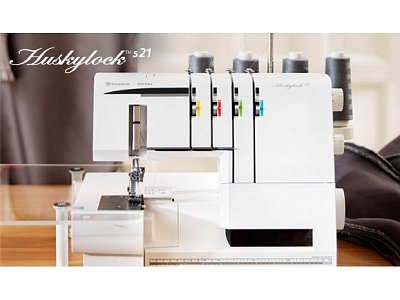 Overlock-Coverlock Husqvarna Huskylock S 21 + přídavný stolek