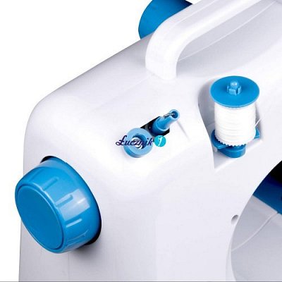 Šicí stroj Lucznik Mini Blue Dětský šicí stroj včetně chrániče prstů
