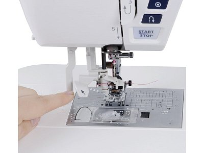 Šicí stroj JANOME SKYLINE S5 AE velikosti XL