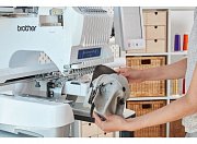 Vyšívací stroj Brother PR1055X desetijehlový