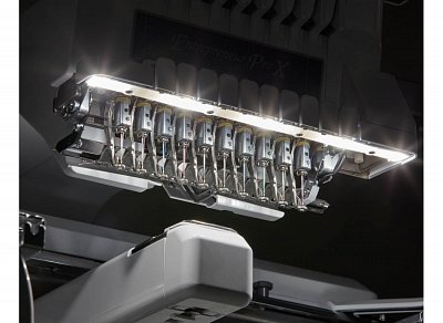 Vyšívací stroj Brother PR1055X desetijehlový